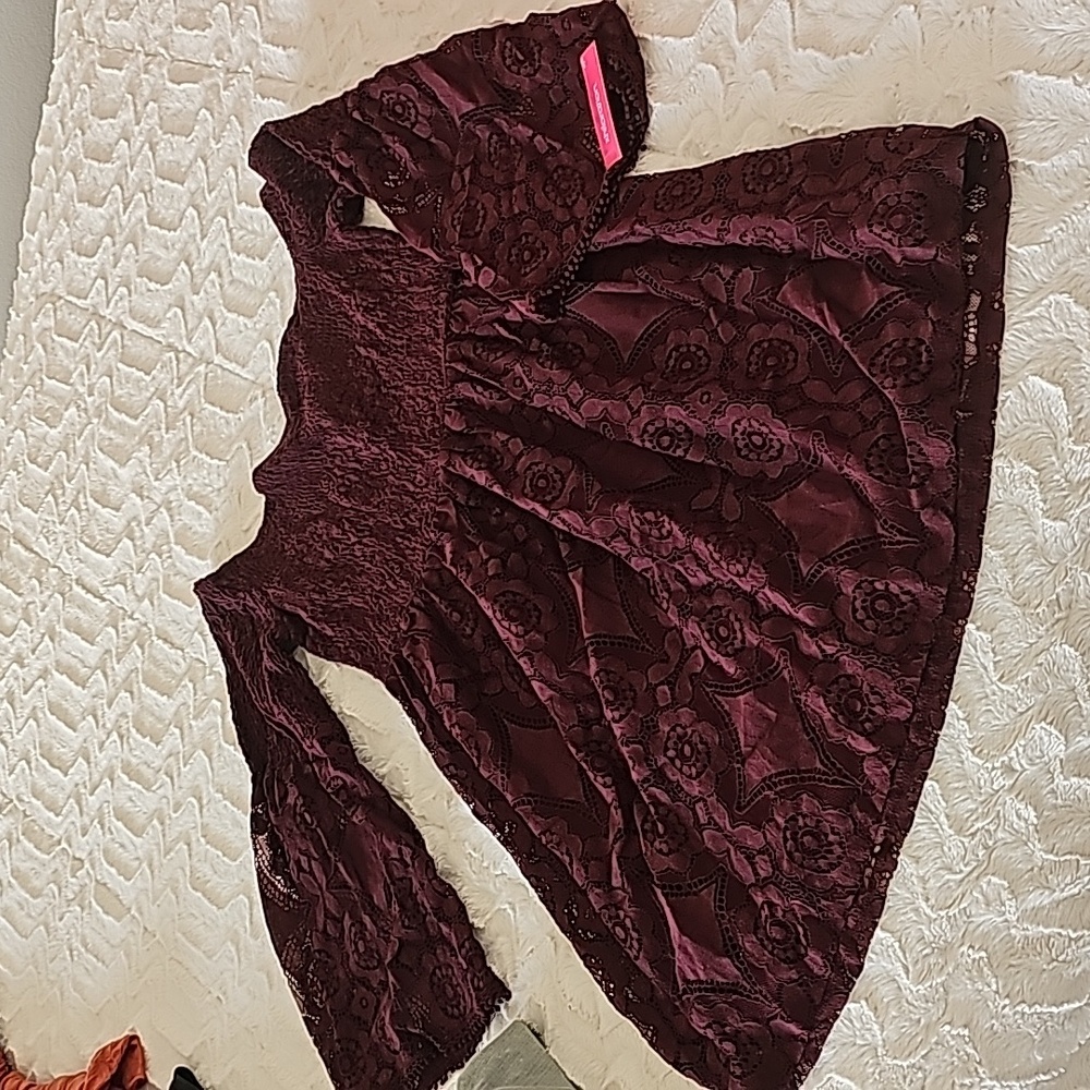 Smocked baby doll flowy hippy burgundy dress